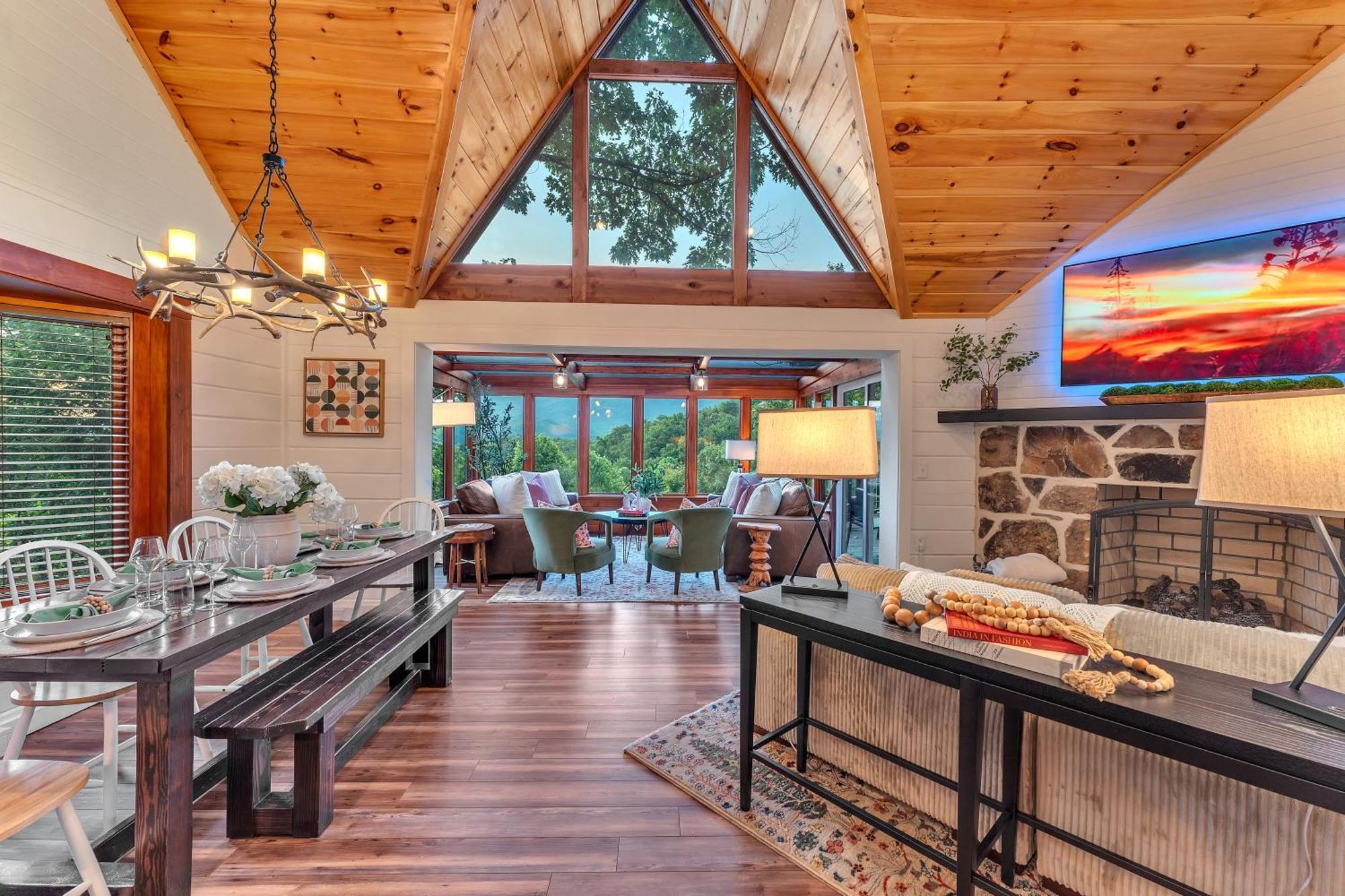 Family Chalet With Sauna, Hottub, Heavenly Views! Mins To Downtown! Gatlinburg Zewnętrze zdjęcie